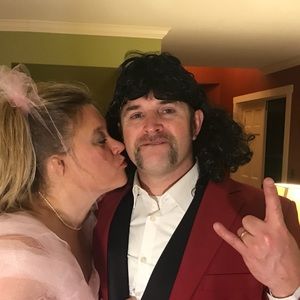 Meet your Posher, Todd